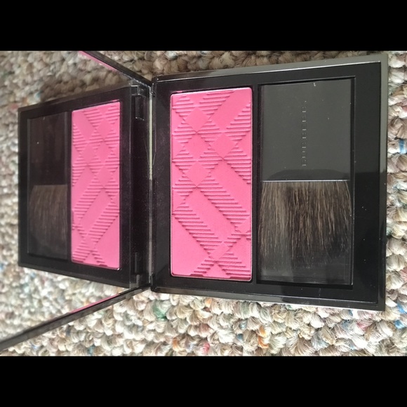 Burberry Other - Burberry Blush hydrangea pink #10 authentic